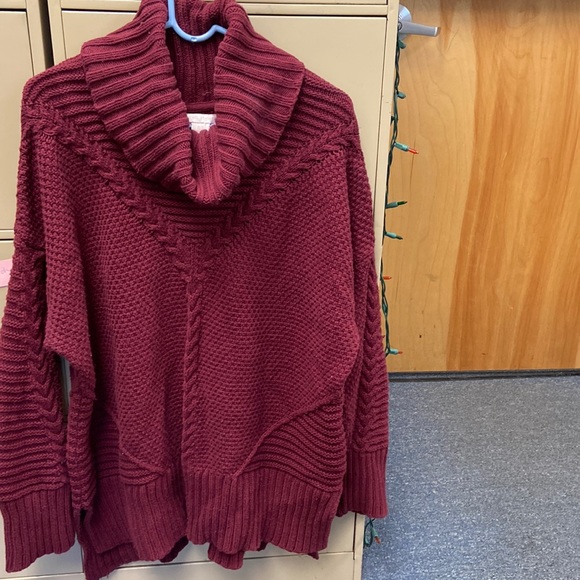 Sweaters - Woman’s knit sweater